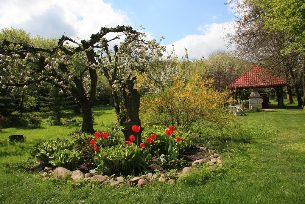 Dworek W Ogrodzie คาชิเมียร์ซ ดอลนี ภายนอก รูปภาพ